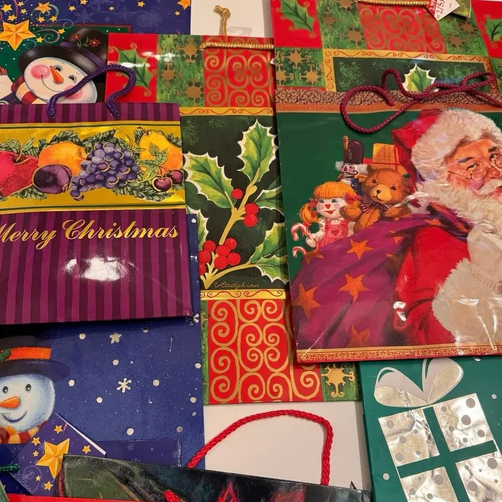 Lot of 22 Vintage Y2K Christmas Gift Bags Various Sizes 90s/00s